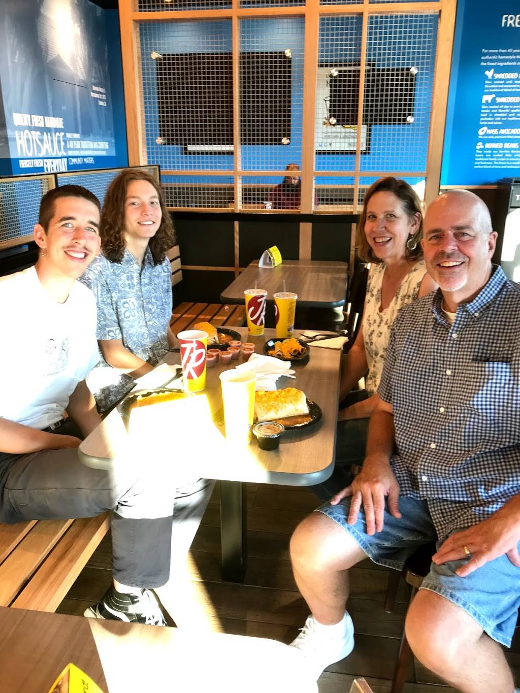 Miguel’s Jr | restaurant | 2450 River Rd #300, Norco, CA 92860, USA | 9513711014 OR +1 951-371-1014