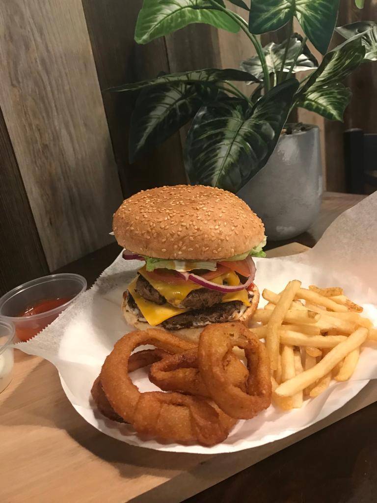 Mini burger | meal delivery | 6353 108th St, Forest Hills, NY 11375, USA | 7184593441 OR +1 718-459-3441