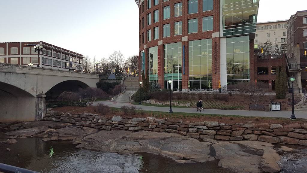 Halls Chophouse Greenville | restaurant | 550 S Main St, Greenville, SC 29601, USA | 8643354200 OR +1 864-335-4200