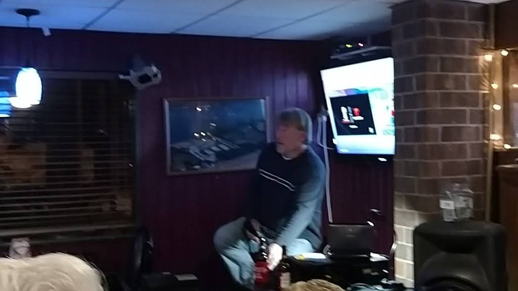 Bearnos Pizza by the Bay | restaurant | 5801 River Rd, Prospect, KY 40059, USA | 5022287933 OR +1 502-228-7933