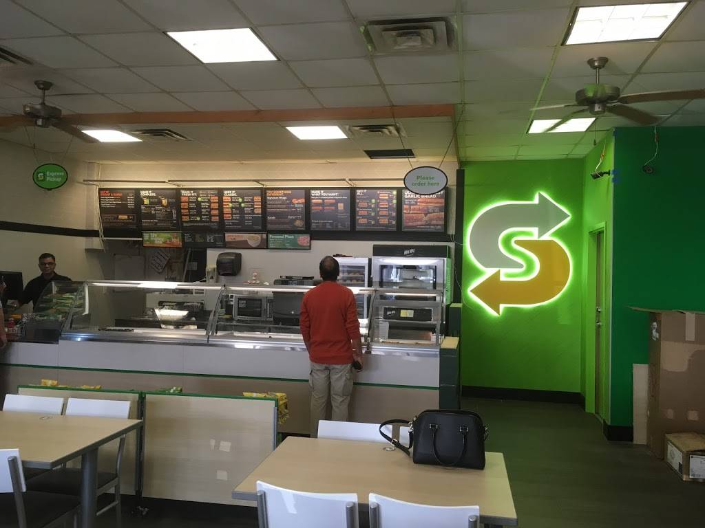 Subway | meal takeaway | 6025 Jefferson Hwy, Harahan, LA 70123, USA | 5047343003 OR +1 504-734-3003