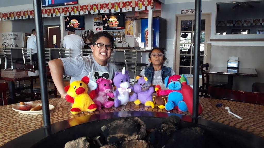 Round Table Pizza | meal delivery | 403 E Arrow Hwy, Glendora, CA 91740, USA | 6269638576 OR +1 626-963-8576