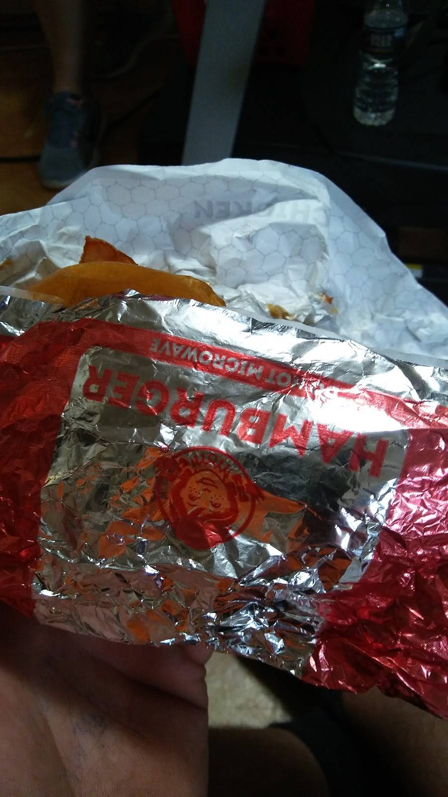 Wendys | restaurant | 1017 W Crawford Ave, Connellsville, PA 15425, USA | 7246283373 OR +1 724-628-3373