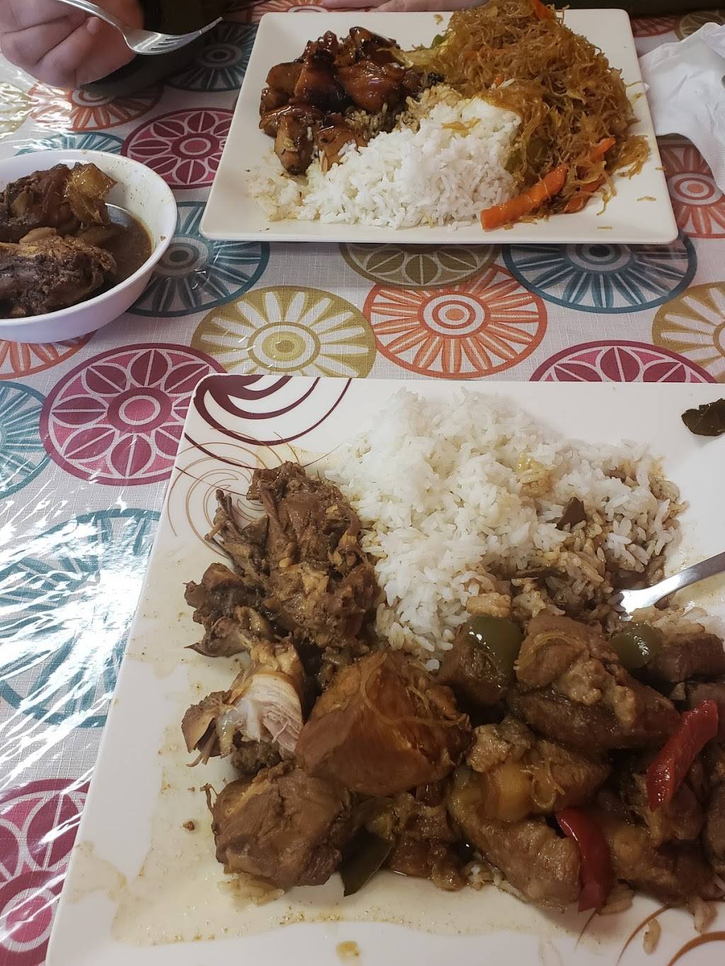 Lola Adangs Kusina | restaurant | 2314 Green Bay Rd, North Chicago, IL 60064, USA | 8477750535 OR +1 847-775-0535