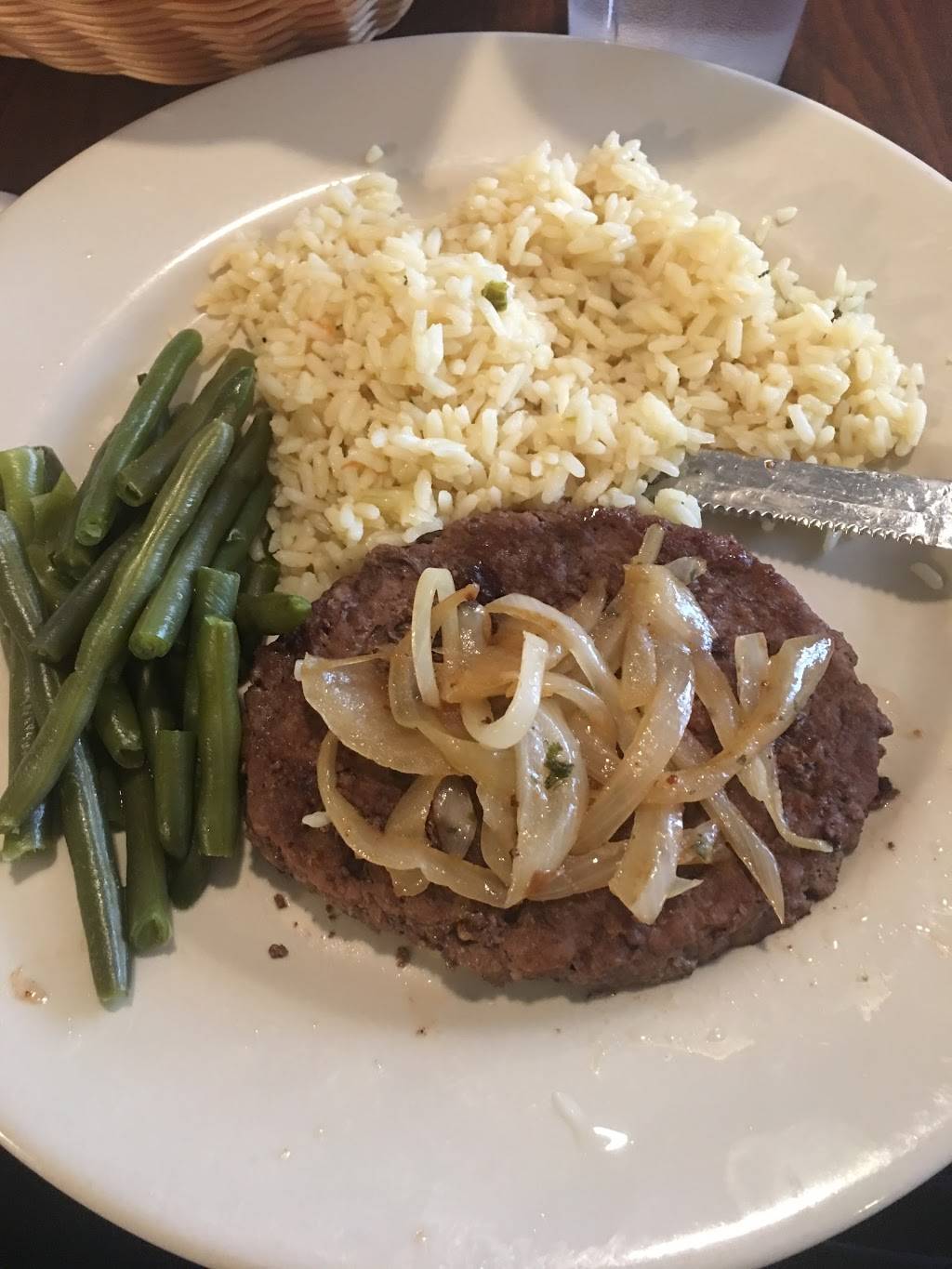 Alexandris Restaurant | restaurant | 2835 Medina Rd, Medina, OH 44256, USA | 3307224139 OR +1 330-722-4139