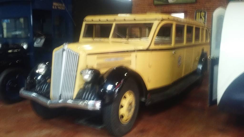 Southside Saloon & Bistro | restaurant | 1301 Chestnut St, Chattanooga, TN 37402, USA | 4237574730 OR +1 423-757-4730