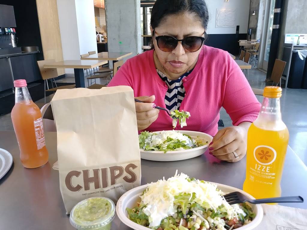 Chipotle Mexican Grill | restaurant | 1122 W 6th St #101, Los Angeles, CA 90017, USA | 2132509277 OR +1 213-250-9277