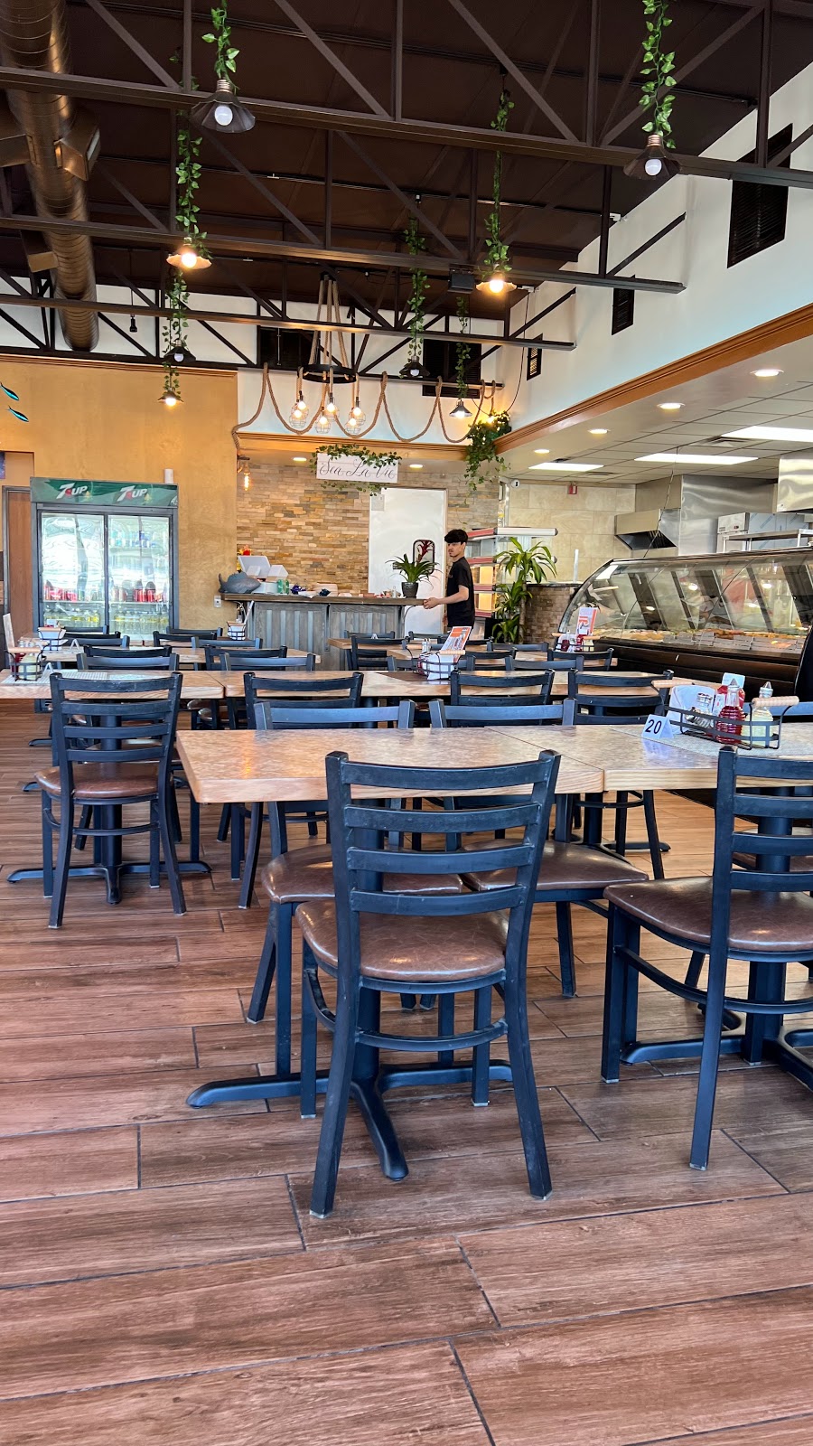 Aliz Seafood House | restaurant | 14507 W Warren Ave, Dearborn, MI 48126, USA | 3139777787 OR +1 313-977-7787