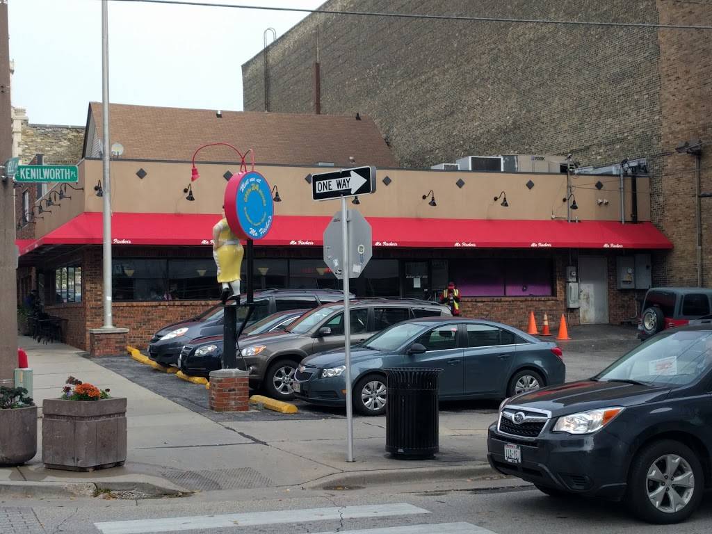 Ma Fischers | restaurant | 2214 N Farwell Ave, Milwaukee, WI 53202, USA | 4142717424 OR +1 414-271-7424