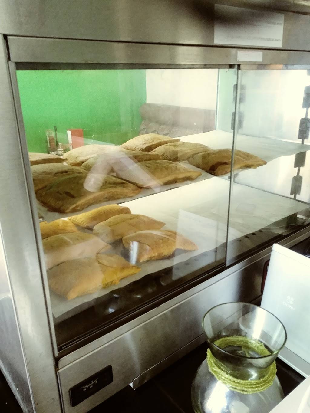 Laylahs Jamaican Food | restaurant | 3160 Main St, San Diego, CA 92113, USA | 6192695937 OR +1 619-269-5937