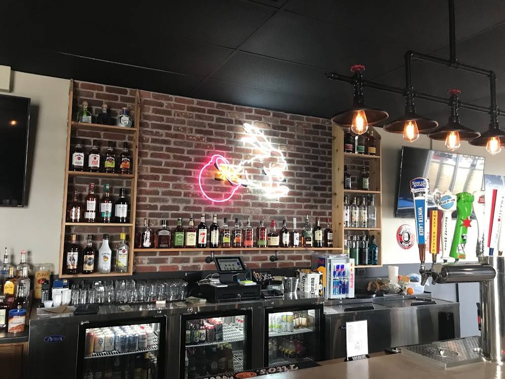 The Rabbits Foot Bar & Grill | restaurant | 1244 N 7th St, Rochelle, IL 61068, USA | 8155616541 OR +1 815-561-6541