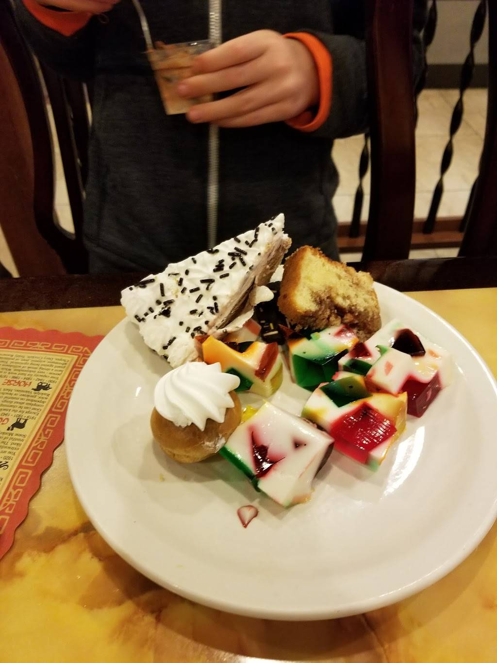 Hong Kong Buffet | restaurant | 7708 N University St, Peoria, IL 61614, USA | 3096928899 OR +1 309-692-8899