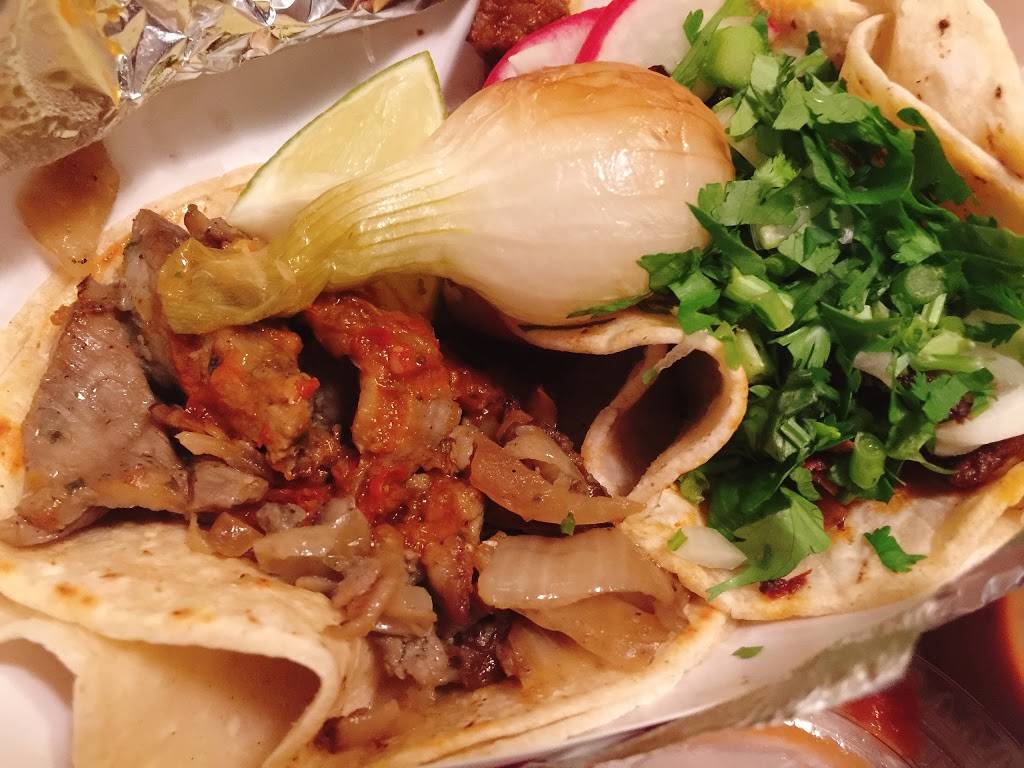 Los Portales | restaurant | 25-08 Broadway, Astoria, NY 11105, USA | 7182046736 OR +1 718-204-6736