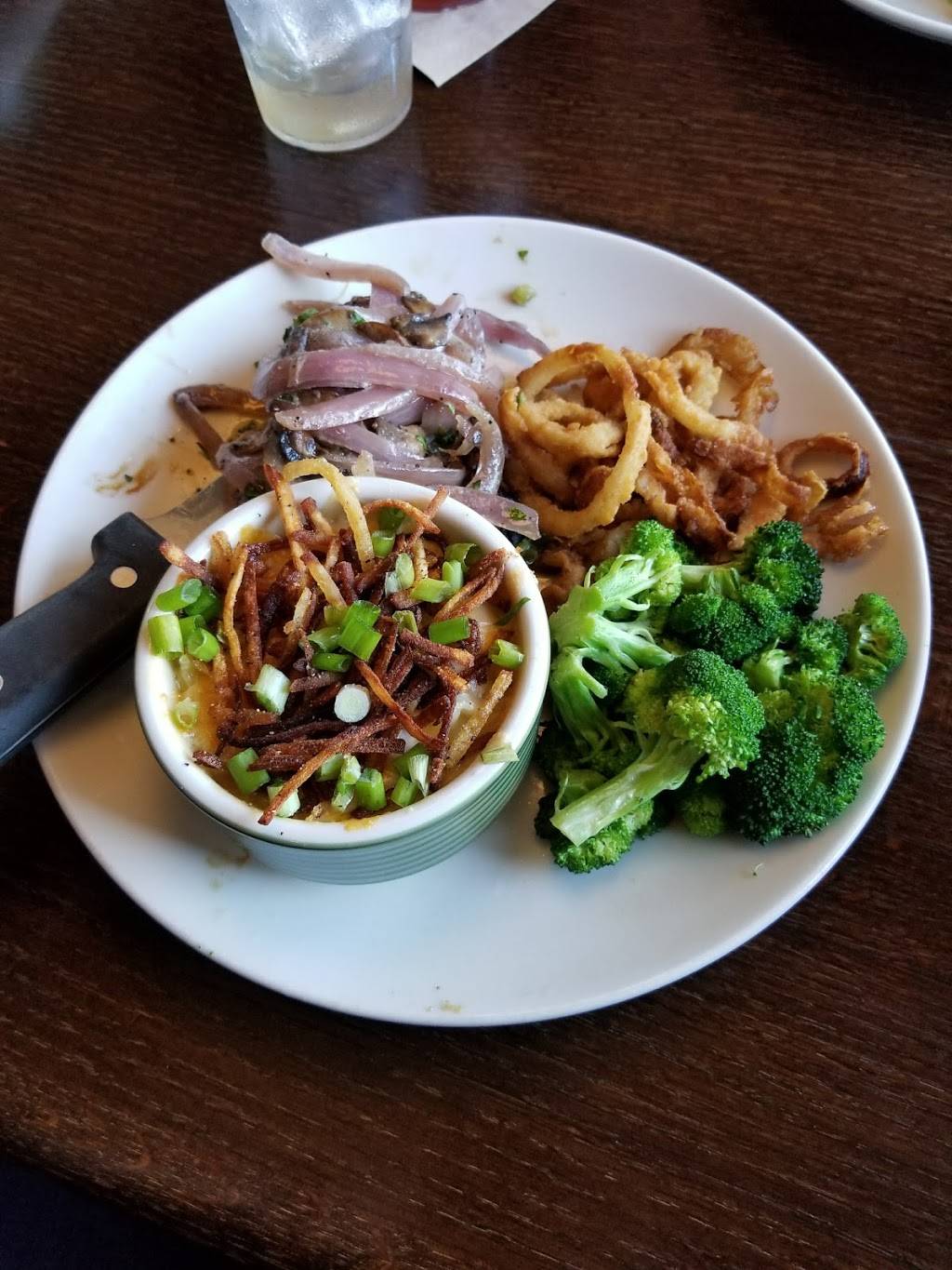 Applebees Grill + Bar | restaurant | 640 Rembert C Dennis Blvd, Moncks Corner, SC 29461, USA | 8437614545 OR +1 843-761-4545