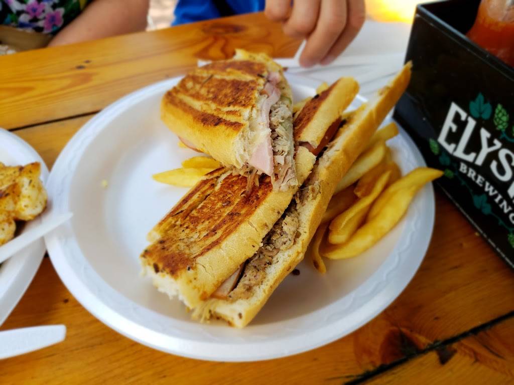 Paradise Grille | restaurant | 900 Gulf Way, Pass-a-Grille Beach, FL 33706, USA | 7279548957 OR +1 727-954-8957