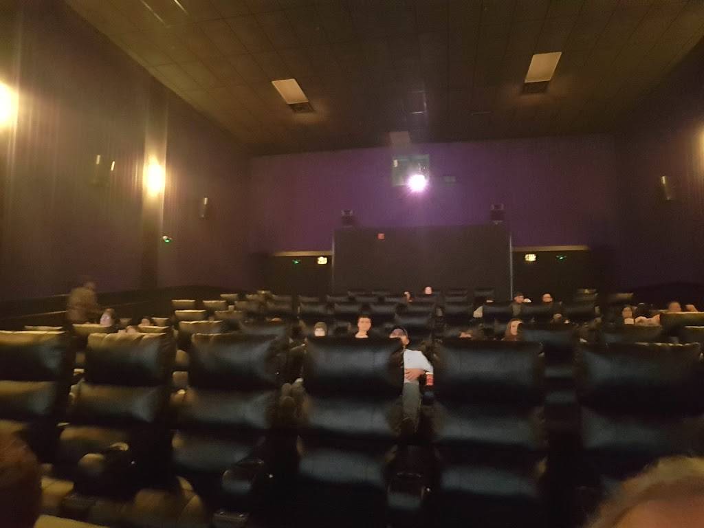 Cinemark Movies 8 | meal takeaway | 1001 Barnes Crossing Rd, Tupelo, MS 38804, USA | 6628448256 OR +1 662-844-8256