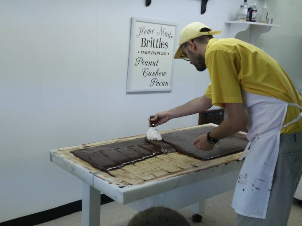 Murdicks Fudge Kitchen | restaurant | Hoban Rd, Mackinac Island, MI 49757, USA | 9068473530 OR +1 906-847-3530