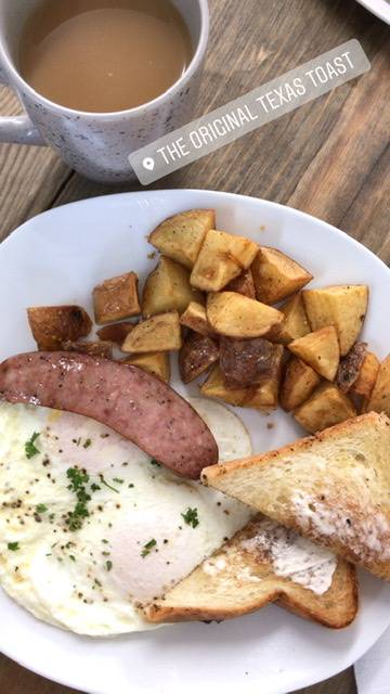 Texas Toast Breakfast & Burgers | restaurant | 3307 S Zarzamora St, San Antonio, TX 78225, USA | 2102124855 OR +1 210-212-4855