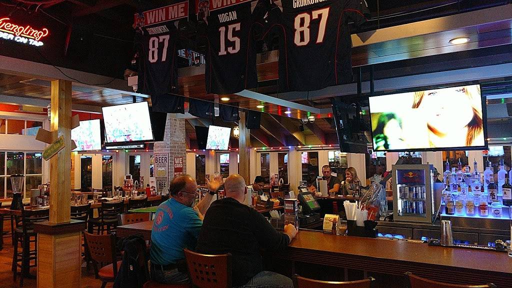 Hooters | restaurant | 291 Boston Turnpike, Shrewsbury, MA 01545, USA | 5087558700 OR +1 508-755-8700