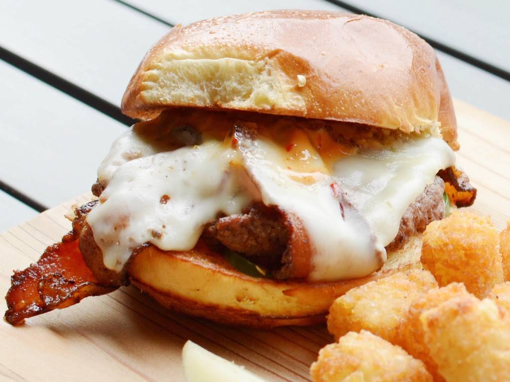 Crafthouse | restaurant | 1888 Explorer St, Reston, VA 20190, USA | 5719269931 OR +1 571-926-9931