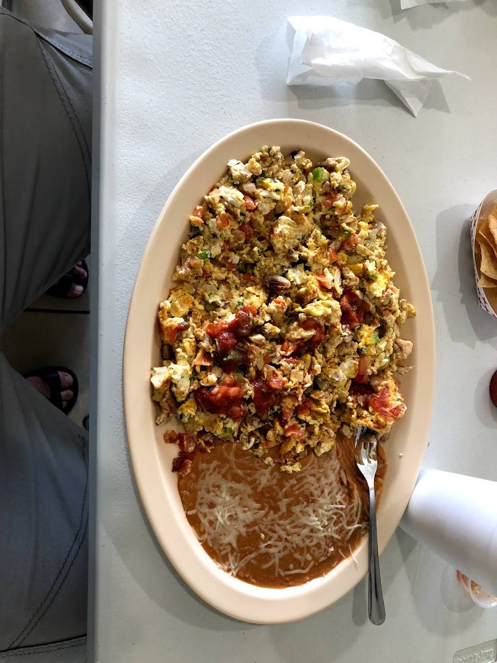 Taqueria 3 Gallos | restaurant | 250 White Ln, Bakersfield, CA 93307, USA | 6617353959 OR +1 661-735-3959