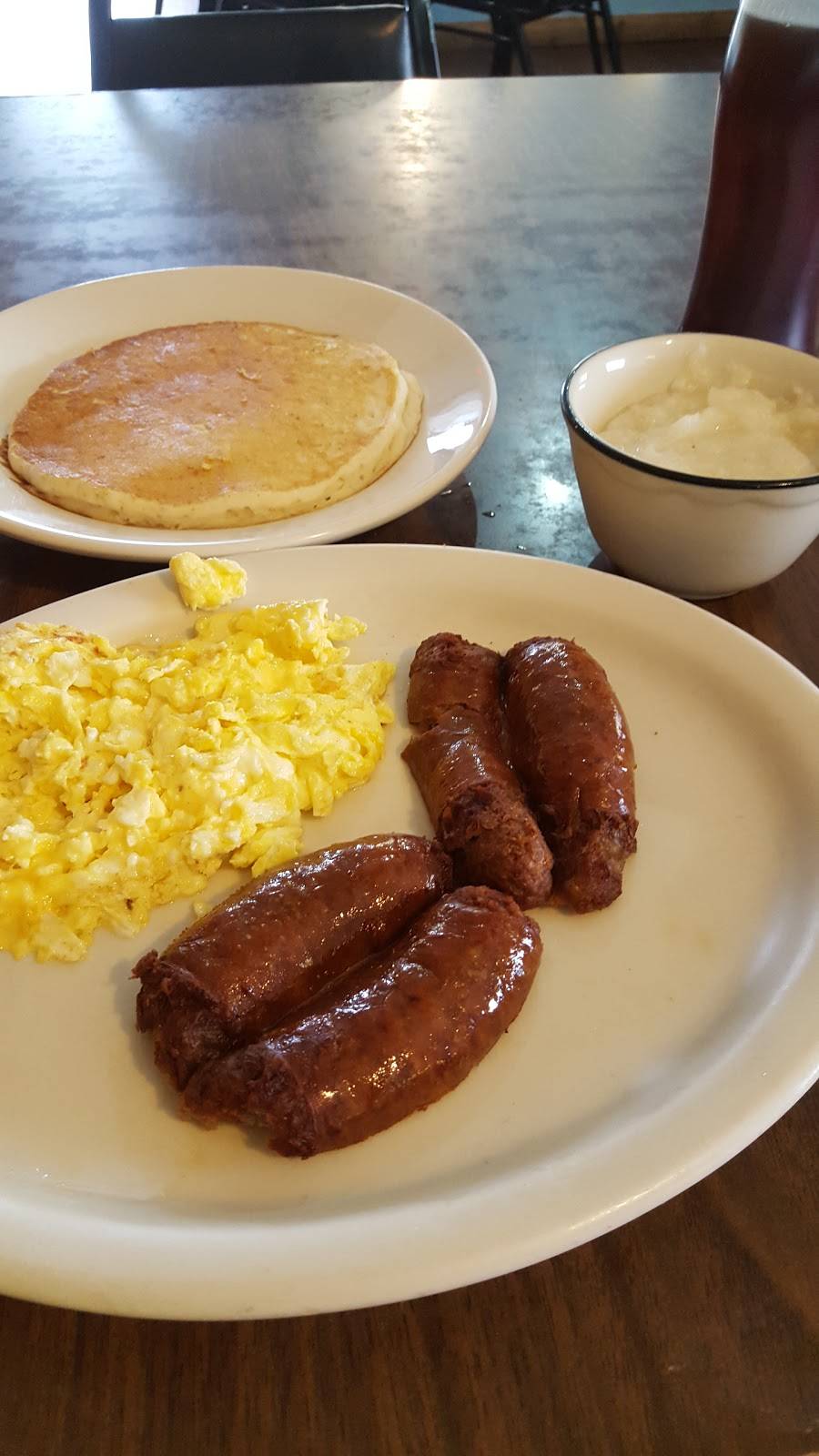 Country Sunrise Grill | restaurant | 1023 W St James St, Tarboro, NC 27886, USA | 2528237183 OR +1 252-823-7183