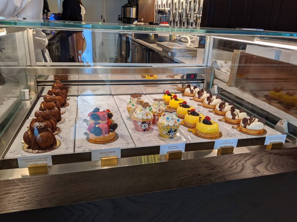 Le Petit Café | restaurant | 1080 Esplanade Ave, Lake Buena Vista, FL 32830, USA | 4079395277 OR +1 407-939-5277