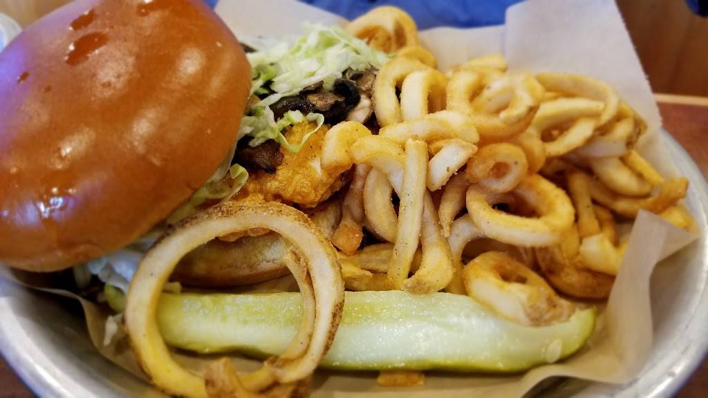 Hooters | restaurant | 600 N 1st St, Burbank, CA 91502, USA | 8188489464 OR +1 818-848-9464