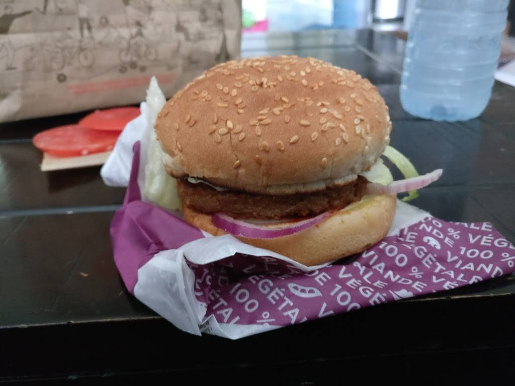 A&W Canada | restaurant | 843 Tower St S, Fergus, ON N1M 2R2, Canada | 2263831665 OR +1 226-383-1665