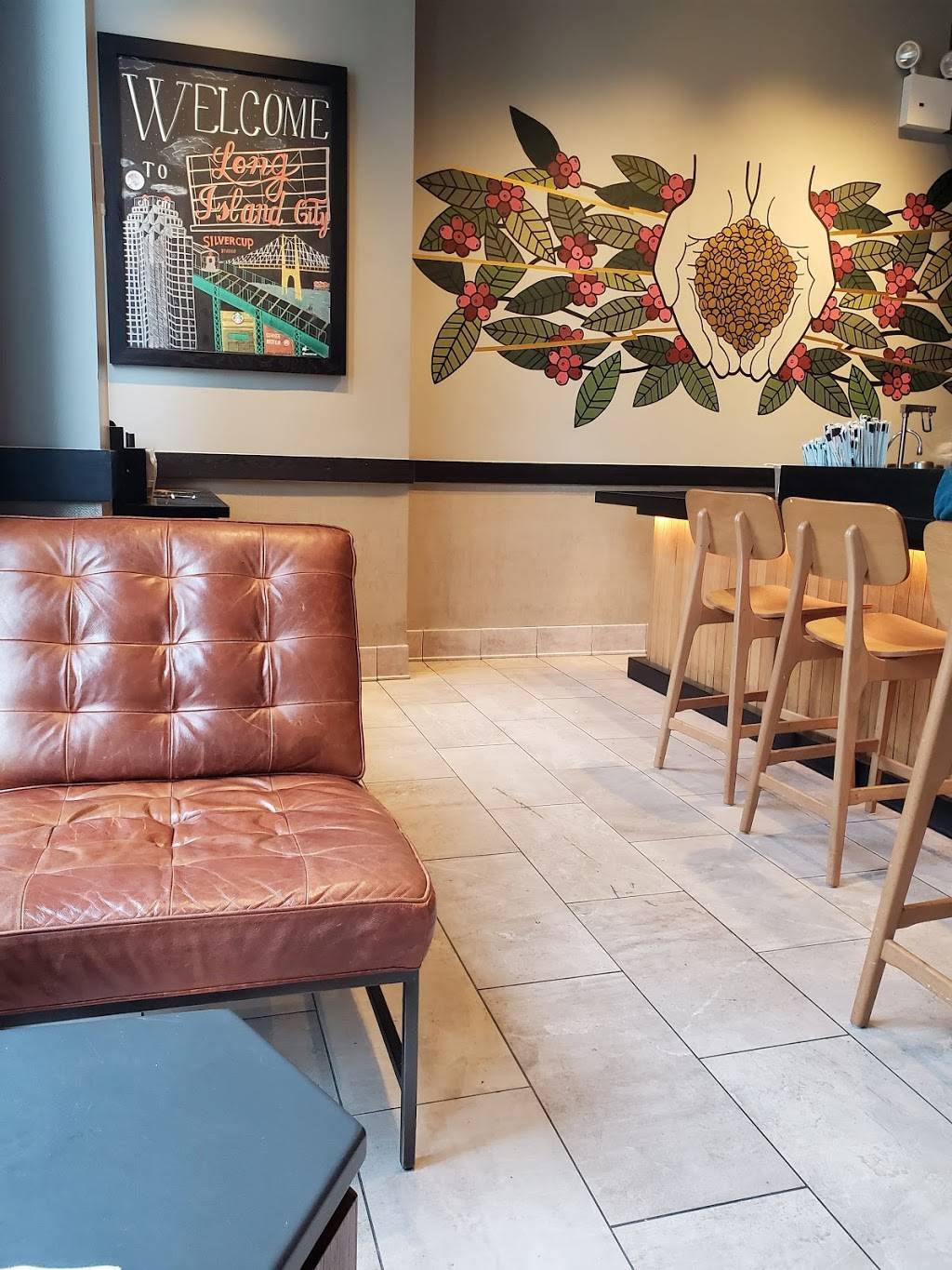 Starbucks | cafe | 26-14 Jackson Ave, Queens, NY 11101, USA | 3475332101 OR +1 347-533-2101