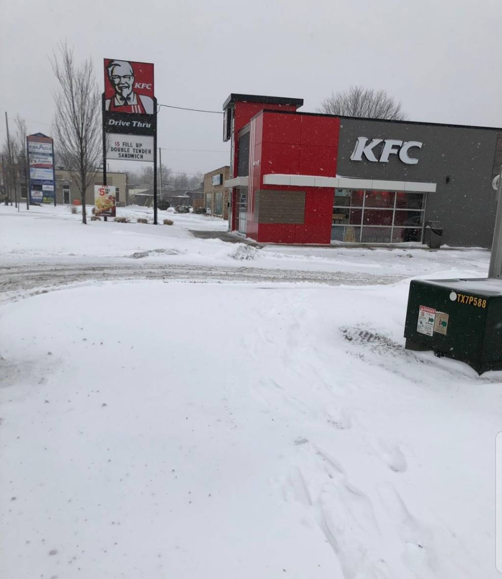 KFC | meal takeaway | 5925 Malden Rd, Windsor, ON N9H 1S6, Canada | 2262162695 OR +1 226-216-2695