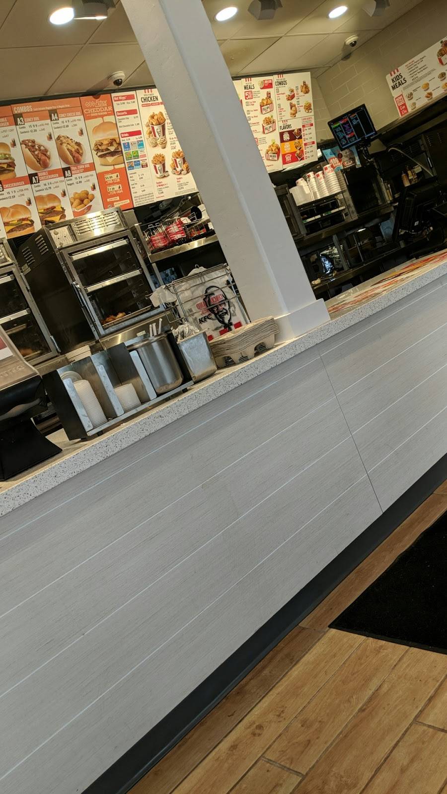 A&W Restaurant | restaurant | 2045 1300 E, Salt Lake City, UT 84105, USA | 8014848821 OR +1 801-484-8821