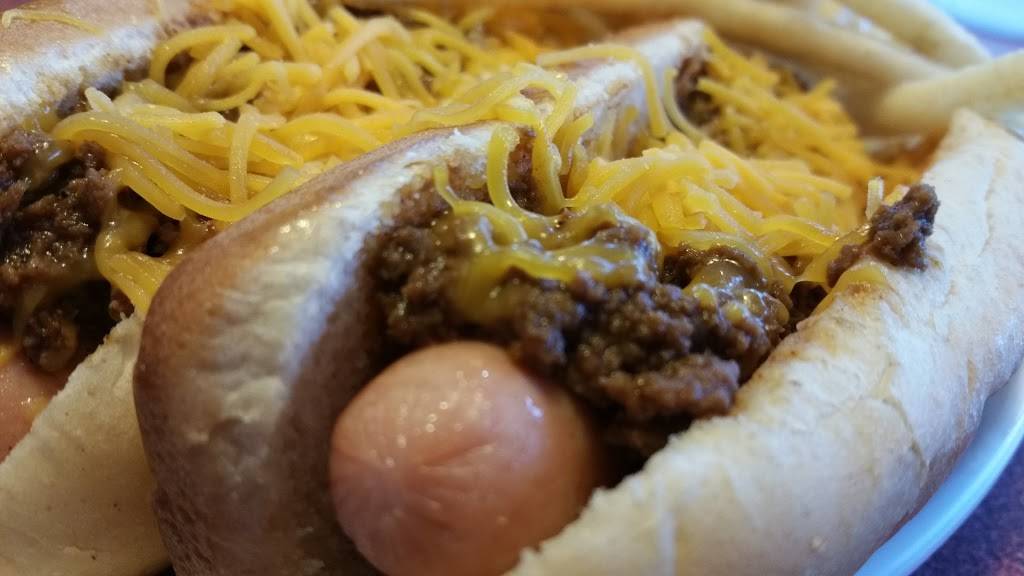 G & L Chili Dogs | restaurant | 2510 E Apple Ave, Muskegon, MI 49442, USA | 2317736454 OR +1 231-773-6454