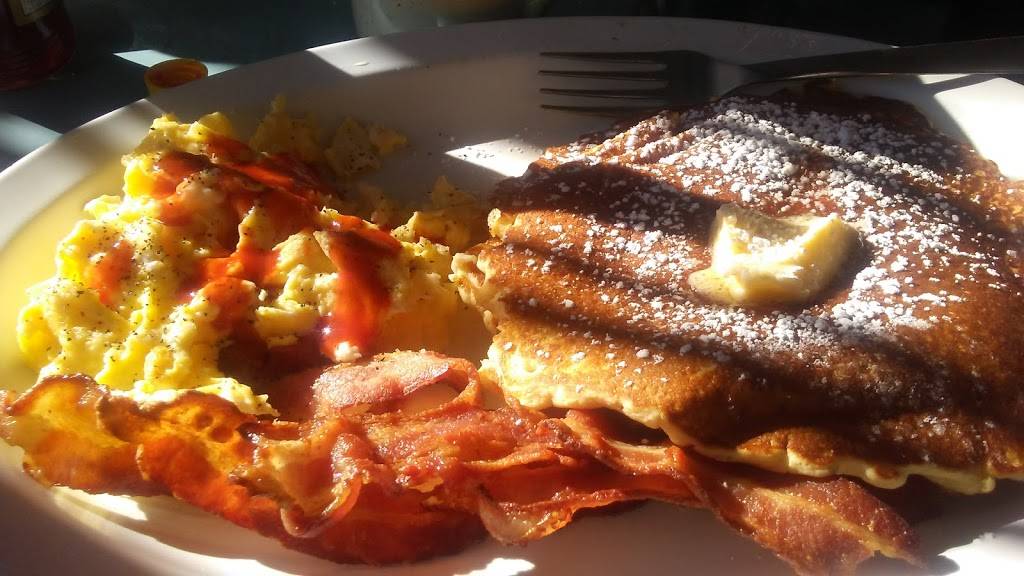 Tommys Grill | restaurant | 456 N Damen Ave, Chicago, IL 60622, USA | 3124213915 OR +1 312-421-3915