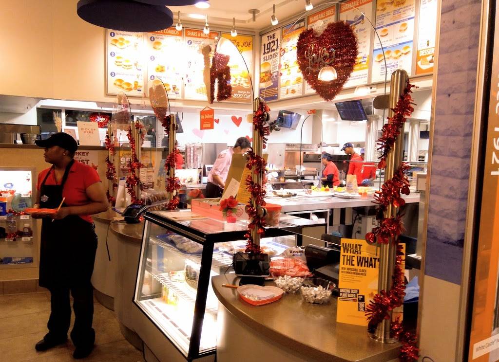 White Castle | restaurant | 2140 S Wabash Ave, Chicago, IL 60616, USA | 3129490717 OR +1 312-949-0717