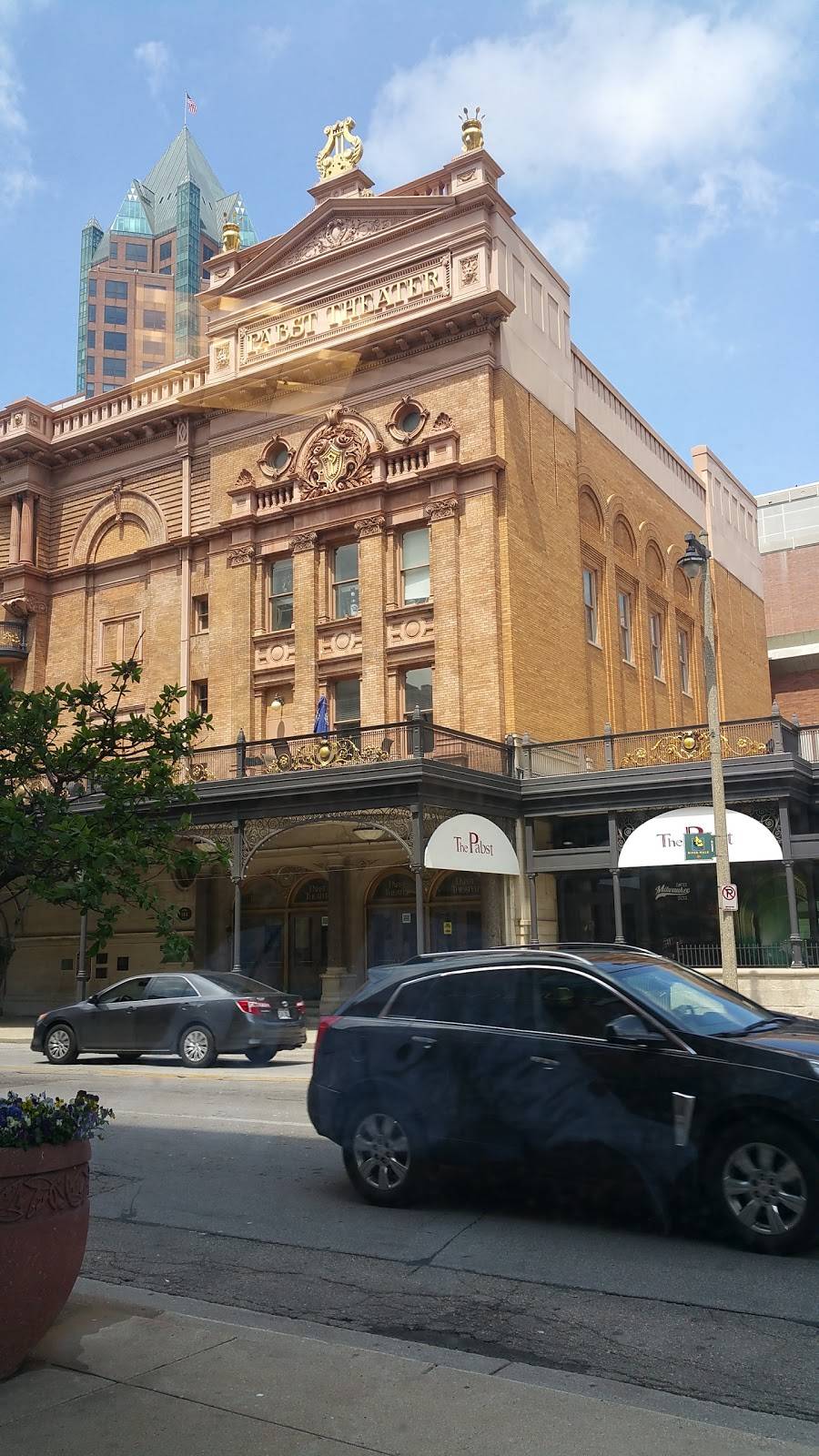 colour palate - MKE | restaurant | 789 N Water St, Milwaukee, WI 53202, USA | 4145028750 OR +1 414-502-8750