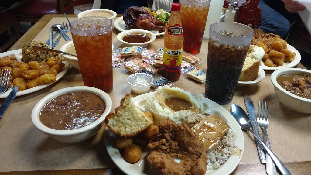 Larrys French Market & Cajun Restaurant | restaurant | 3701 Pure Atlantic Rd, Groves, TX 77619, USA | 4099623381 OR +1 409-962-3381