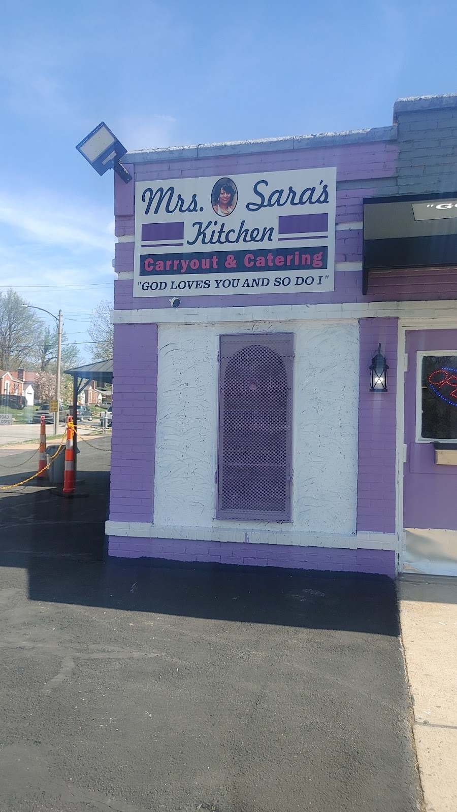 Mrs. Sarahs Kitchen Carryout and Catering | restaurant | 7553 St Charles Rock Rd, St. Louis, MO 63133, USA | 3145719122 OR +1 314-571-9122