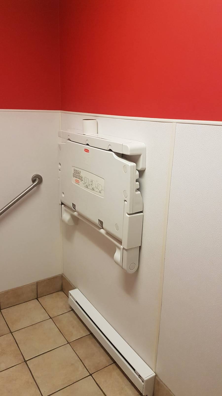 Quiznos | restaurant | 3054 Boulevard Laframboise, Saint-Hyacinthe, QC J2S 4Z4, Canada | 4502529191 OR +1 450-252-9191