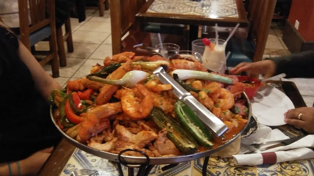 La Quinta de los Reyes Fine Mexican Restaurant & Bar | restaurant | 6431 Cermak Rd, Berwyn, IL 60402, USA | 7084844689 OR +1 708-484-4689