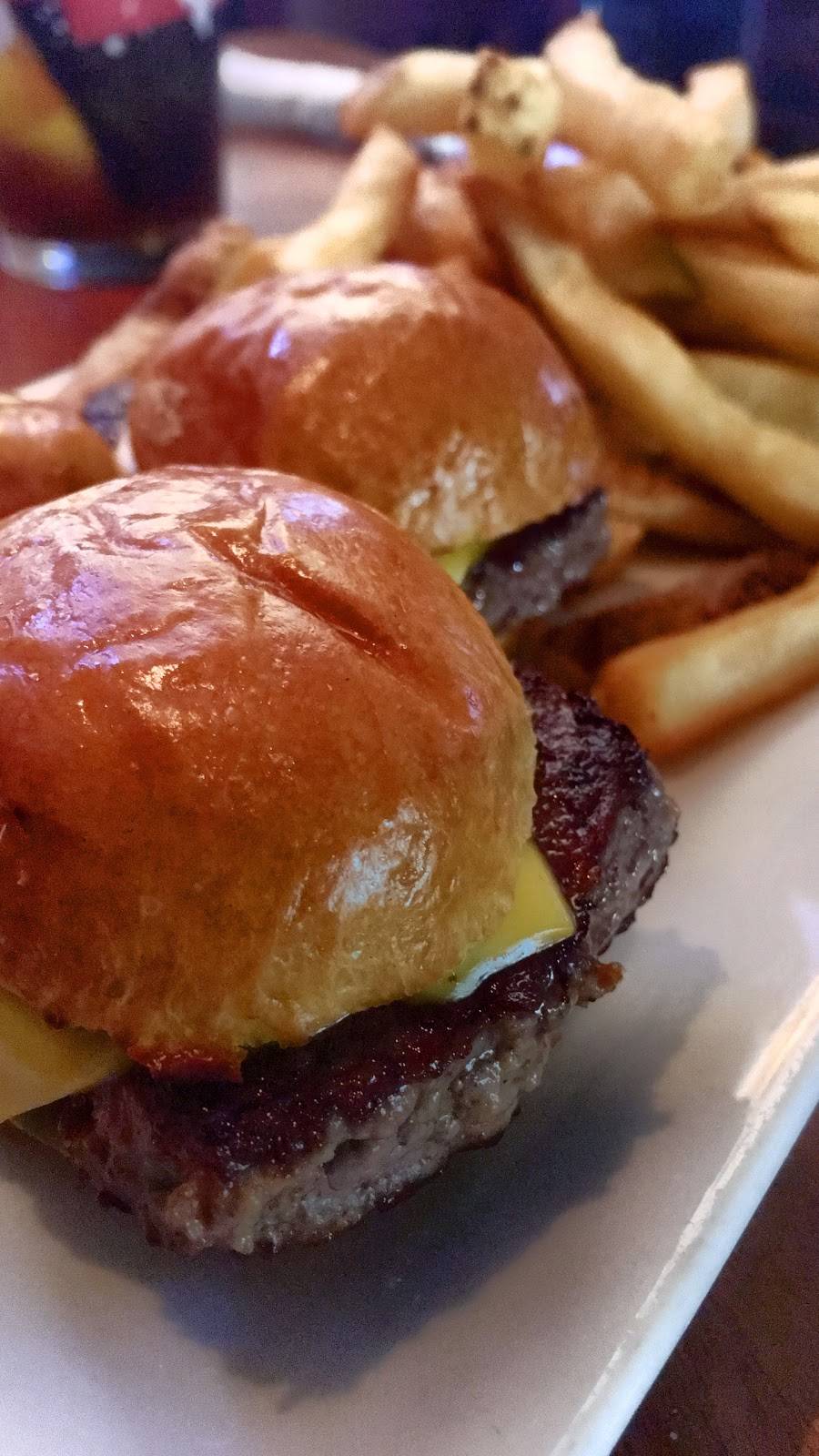 Penn Quarter Sports Tavern | restaurant | 639 Indiana Ave NW, Washington, DC 20004, USA | 2023476666 OR +1 202-347-6666