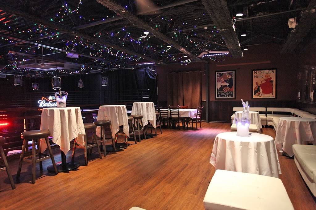 Austins Saloon & Eatery | restaurant | 481 Peterson Rd, Libertyville, IL 60048, USA | 8475491972 OR +1 847-549-1972