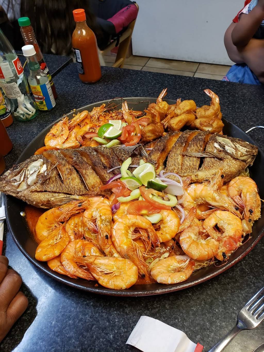 Isla del Mar Restaurante | restaurant | 5101 S 36th St, Omaha, NE 68107, USA | 4022135723 OR +1 402-213-5723