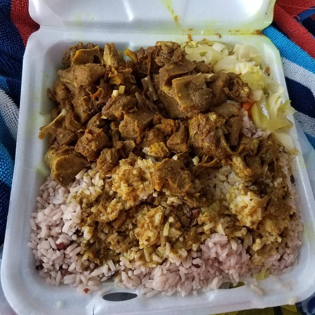 Murls Kitchen | restaurant | 143 Washington St, Dorchester, MA 02121, USA | 6175067331 OR +1 617-506-7331