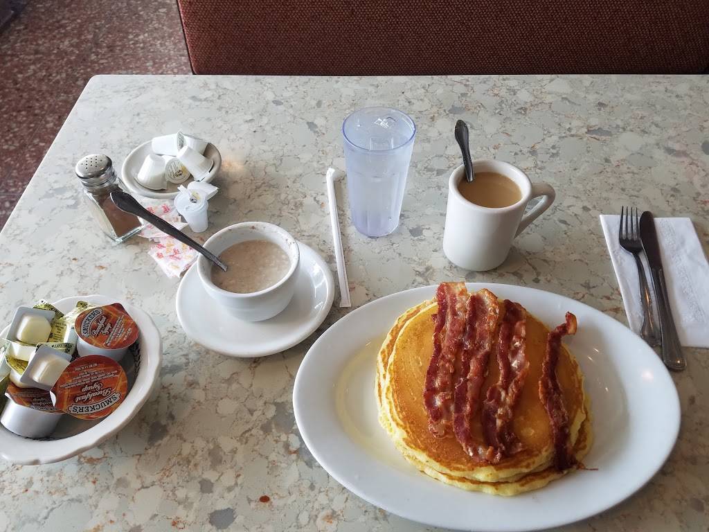 Suffolk Palace Diner | restaurant | 2101 Middle Country Rd, Centereach, NY 11720, USA | 6319811112 OR +1 631-981-1112