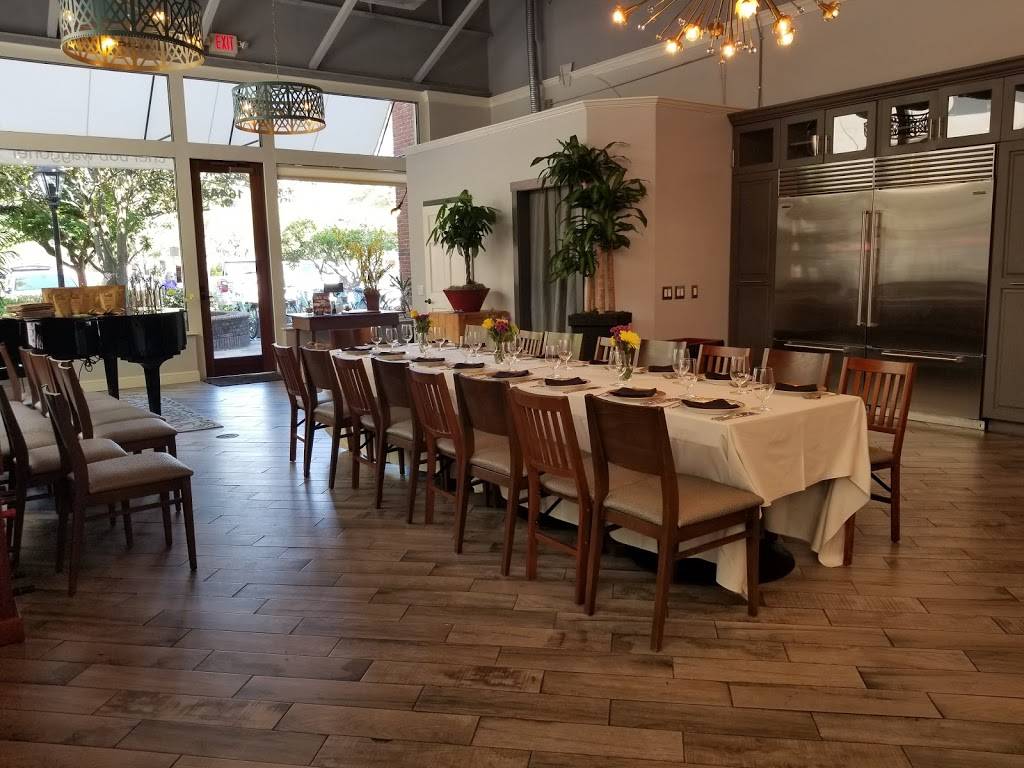 In The Kitchen with Bob Waggoner | restaurant | 164 Market St, Charleston, SC 29401, USA | 8436197529 OR +1 843-619-7529