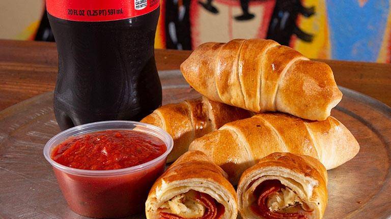 Austins Pizza South Lamar | restaurant | 1817 S Lamar Blvd, Austin, TX 78704, USA | 5127958888 OR +1 512-795-8888