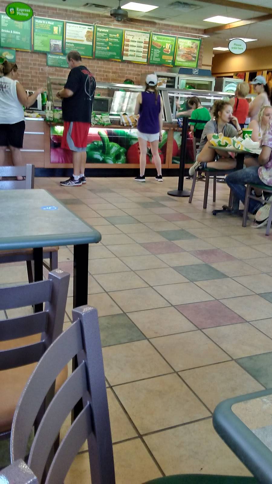 Subway | restaurant | 12280 Campton Rd, Stanton, KY 40380, USA | 6066637500 OR +1 606-663-7500