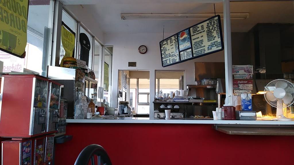 Sno-White Drive-In | meal takeaway | 4085 Clovis Ave, Fresno, CA 93727, USA | 5592916753 OR +1 559-291-6753