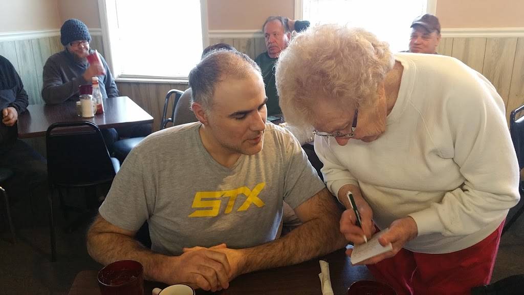 Roxies Cottage Restaurant | restaurant | 105 Old Porter Pike, Bowling Green, KY 42103, USA | 2707814829 OR +1 270-781-4829